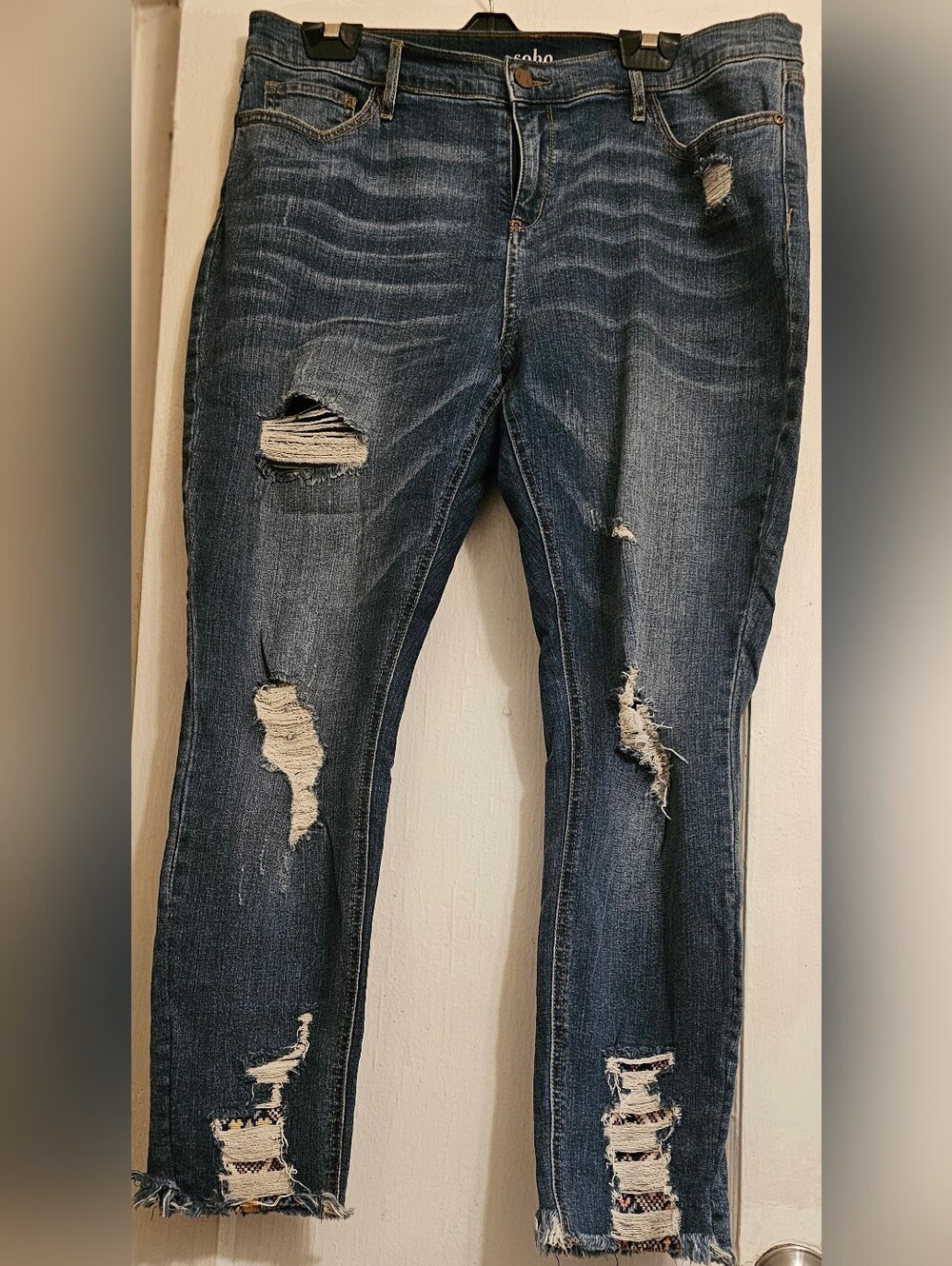 New York & Company - Soho Jeans- Distressed Women's Dark Blue Jeans - Picture 5 of 5